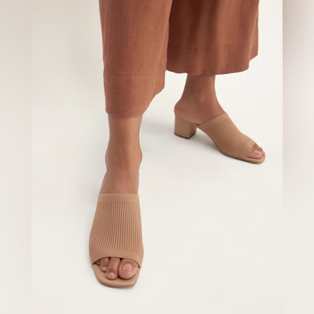 NEW EVERLANE The Glove Mule in ReKnit in Tan Blush - Picture 3 of 6